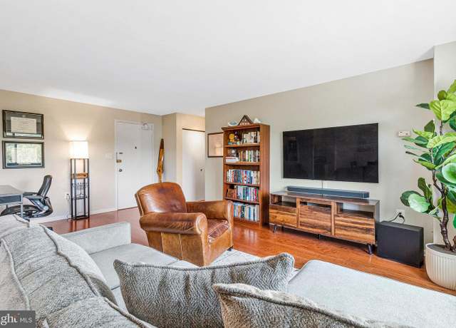 Property at 1300 S Arlington Ridge Rd #303, Arlington, VA 22202, 1 bed, 1 bath