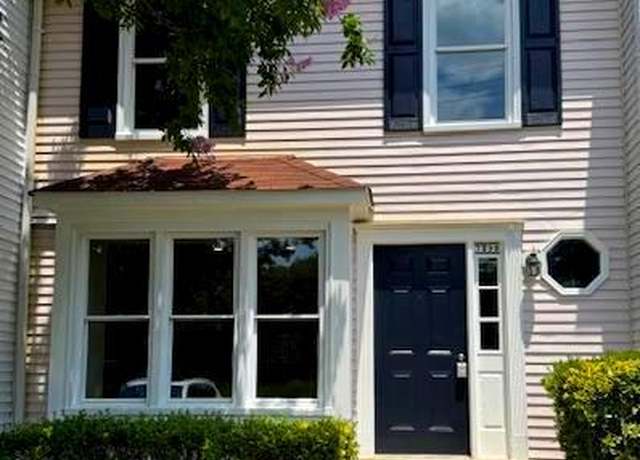 Property at 7390 Stream Way, Springfield, VA 22152, 3 beds, 3.5 baths