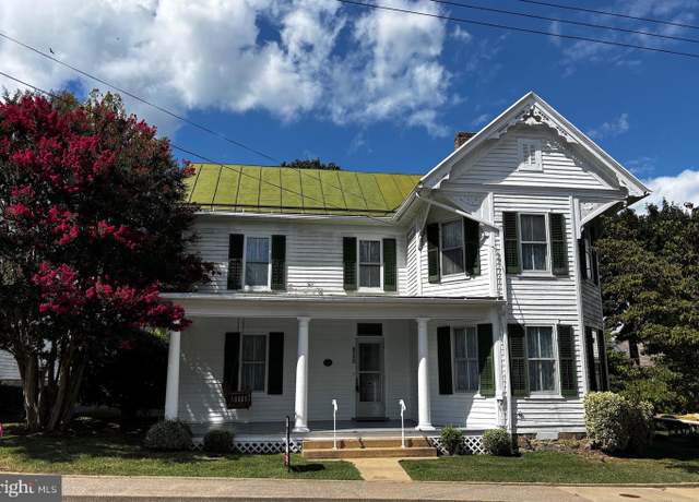 Property at 104 S High St, Edinburg, VA 22824, 4 beds, 1.5 baths
