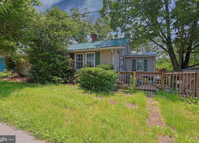 Property at 6307 Pious Ridge Rd, Berkeley Springs, WV 25411, 3 beds, 1 bath