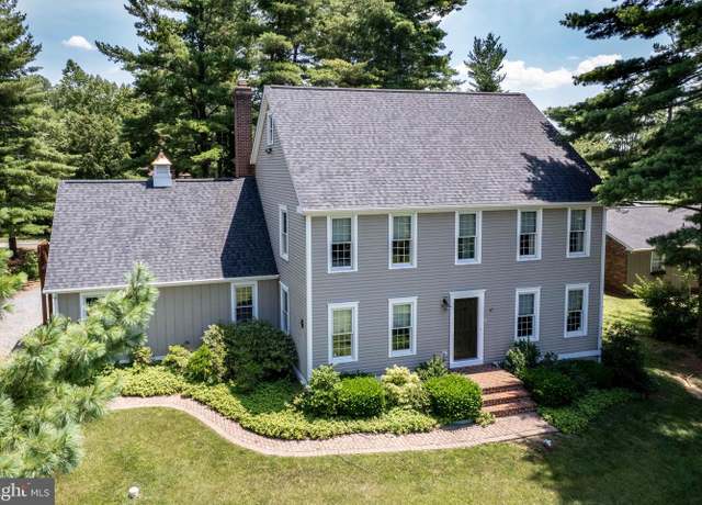 Property at 5501 Woodlyn Rd, Frederick, MD 21703, 5 beds, 3 baths