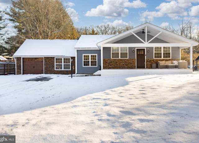 Property at 282 Juliustown Rd, Columbus, NJ 08022, 3 beds, 2 baths