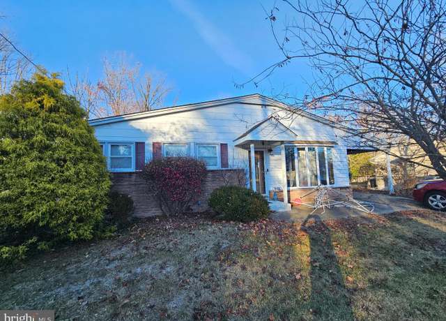 Property at 811 Aston Martin Dr, Lindenwold, NJ 08021, 3 beds, 2 baths