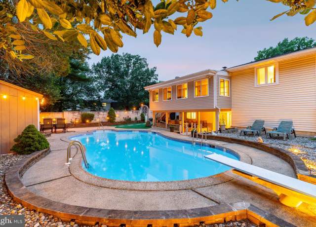 Property at 5 Strathmore Dr, Cherry Hill, NJ 08003, 5 beds, 3 baths