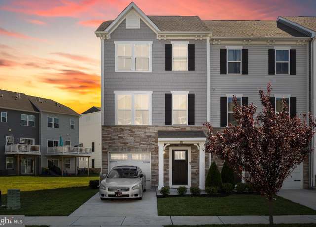 Property at 112 Kohlmyer Dr, Pennsauken, NJ 08110, 3 beds, 2.5 baths