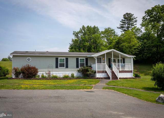 Property at 510 Caravelle Ln, Reading, PA 19606, 3 beds, 2 baths