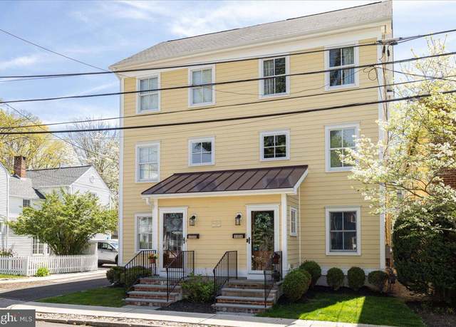 Property at 104 Mechanics St, Doylestown, PA 18901, 3 beds, 2.5 baths