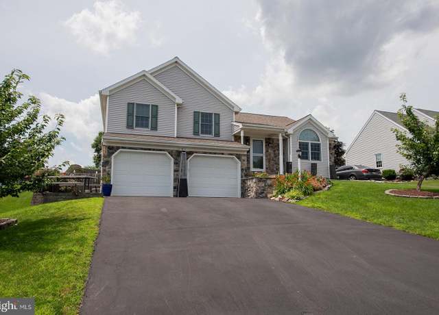 Property at 34 Shefford Dr, Elizabethtown, PA 17022, 4 beds, 3 baths