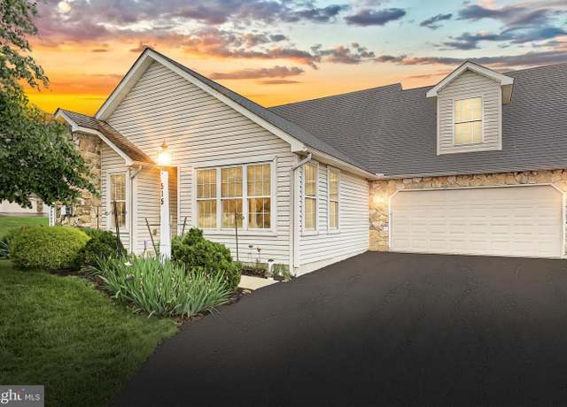 Property at 515 Mahopac Dr, Red Lion, PA 17356, 4 beds, 3 baths