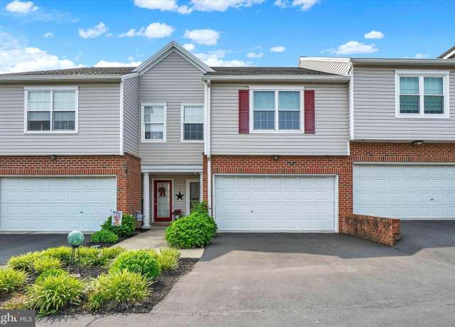 Property at 2325 Slater Hill Ln E #39, York, PA 17406, 3 beds, 2.5 baths