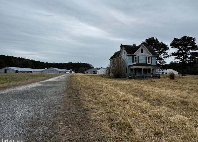 Property at 33368 Sign Post Rd, New Church, VA 23415, 4 beds, 1 bath