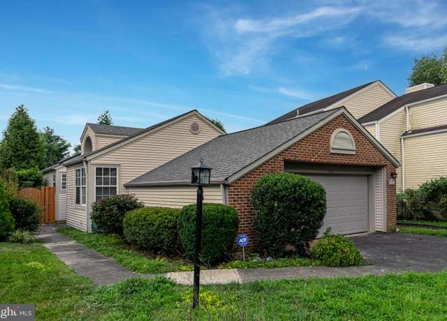 Property at 7524 Cross Gate Ln, Alexandria, VA 22315, 2 beds, 2 baths