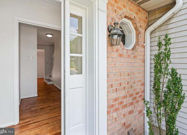 Property at 5354 Anchor Ct, Fairfax, VA 22032, 3 beds, 3 baths