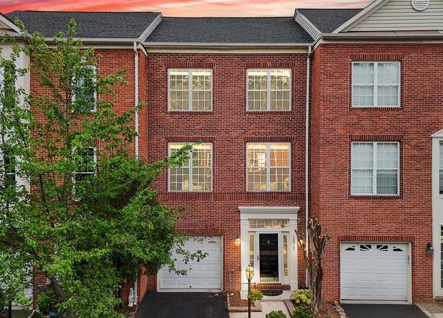 Property at 12913 Wood Crescent Cir, Herndon, VA 20171, 4 beds, 3.5 baths