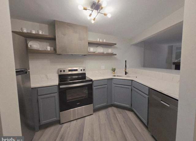 Property at 5835 Norham Dr, Alexandria, VA 22315, 2 beds, 2.5 baths