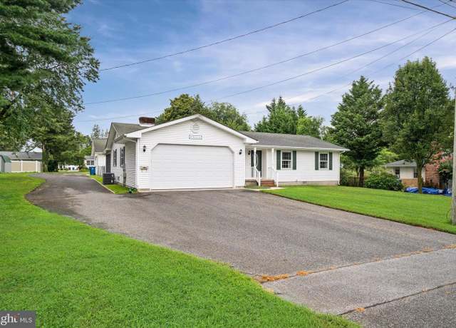 Property at 26 Meadow Ave, Wyoming, DE 19934, 3 beds, 2 baths