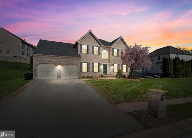 Property at 10 Robert Rhett Way, Newark, DE 19702, 4 beds, 2.5 baths