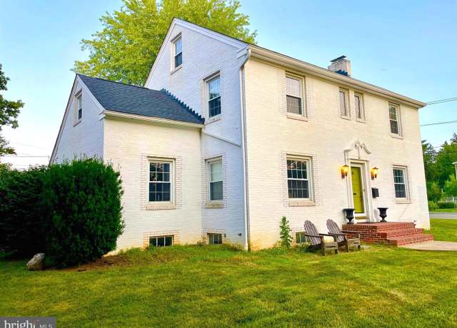 Property at 1400 Hamilton Blvd, Hagerstown, MD 21742, 3 beds, 2.5 baths