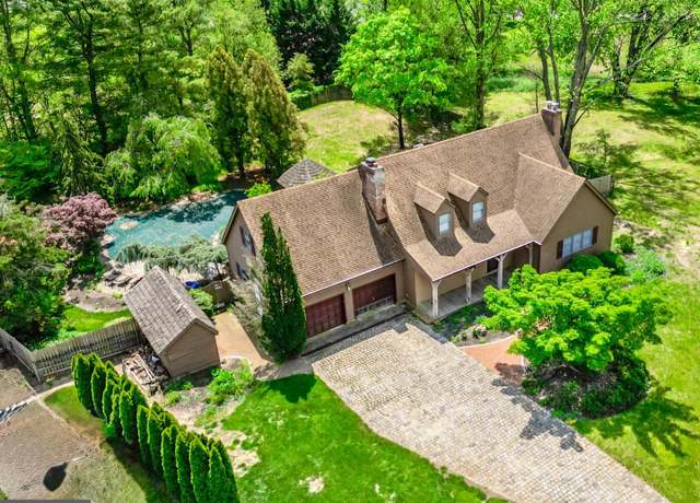 Property at 2044 Old York Rd, Burlington, NJ 08016, 4 beds, 3 baths