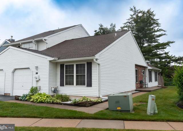Property at 20 Kennebec Ct, Bordentown, NJ 08505, 2 beds, 2 baths