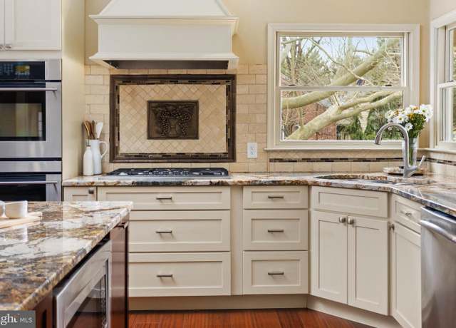 Property at 2 Forrest Blend Dr, Titusville, NJ 08560, 3 beds, 2.5 baths