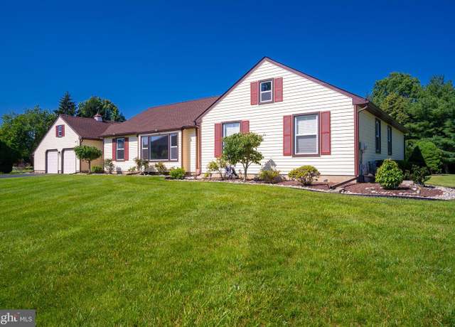 Property at 5 Glengarry Way, West Windsor, NJ 08550, 3 beds, 3 baths
