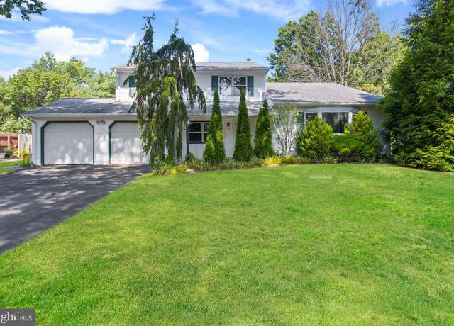 Property at 30 Beechcroft Dr, East Windsor, NJ 08520, 4 beds, 2.5 baths