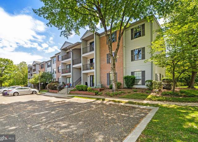 Property at 21 Fisher Dr, Franklin Park, NJ 08823, 2 beds, 2 baths