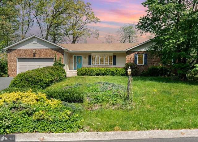 Property at 31 Twin Lakes Dr, Gettysburg, PA 17325, 3 beds, 2 baths