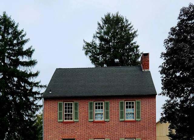 Property at 206 E King St, East Berlin, PA 17316, 3 beds, 2.5 baths