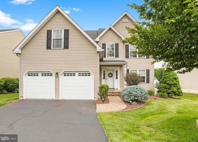 Property at 2848 Lee Dr, Jamison, PA 18929, 4 beds, 2.5 baths