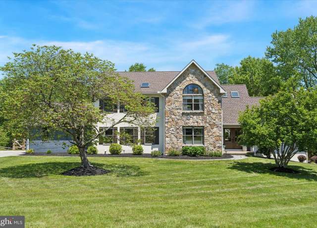 Property at 315 Lyndon Dr, Downingtown, PA 19335, 5 beds, 3.5 baths