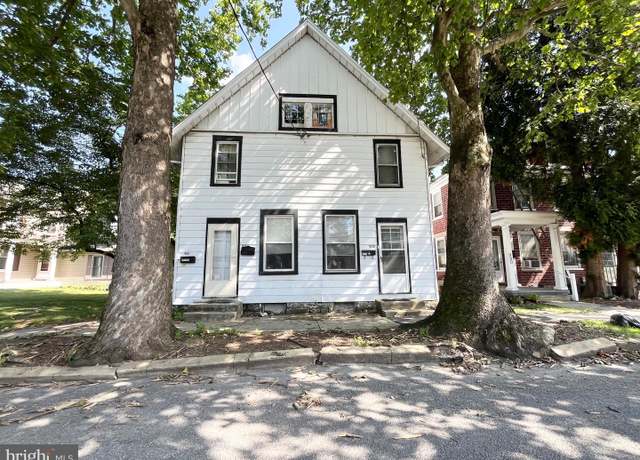 Property at 978-980 Scotland Ave, Chambersburg, PA 17201, 5 beds, 3 baths