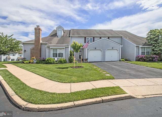 Property at 202 Lennox Ct, Lansdale, PA 19446, 2 beds, 2.5 baths