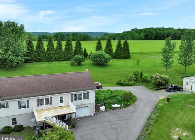 Property at 67 Parallel Rd, Pine Grove, PA 17963, 3 beds, 2.5 baths