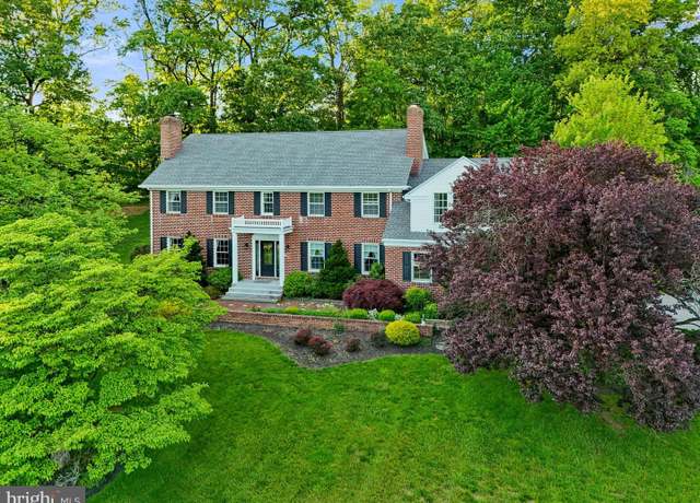 Property at 189 Tuscarora Dr, York, PA 17403, 4 beds, 3 baths