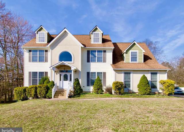 Property at 8972 Hooes Rd, Lorton, VA 22079, 5 beds, 4.5 baths