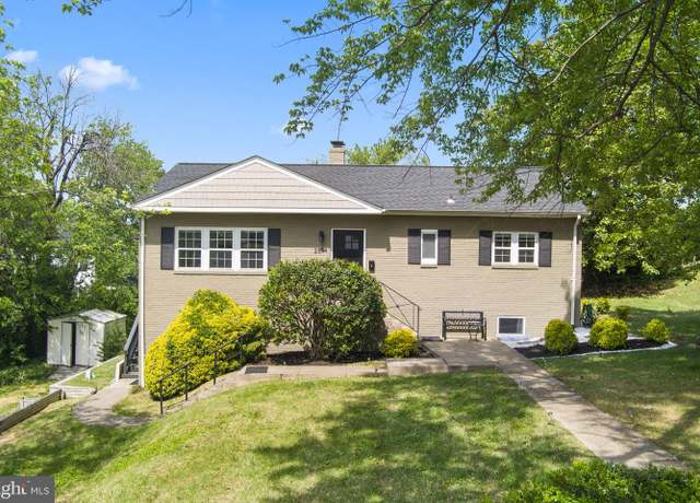 Property at 2814 James Dr, Alexandria, VA 22303, 3 beds, 2 baths