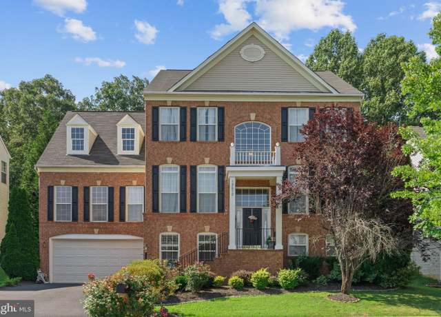 Property at 12072 Paper Birch Ln, Gainesville, VA 20155, 6 beds, 3.5 baths