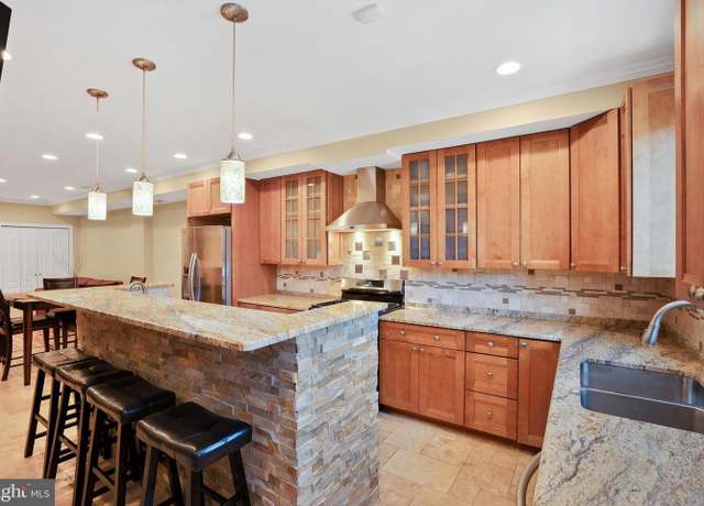 Property at 819 4th St NE, Washington, DC 20002, 4 beds, 5 baths