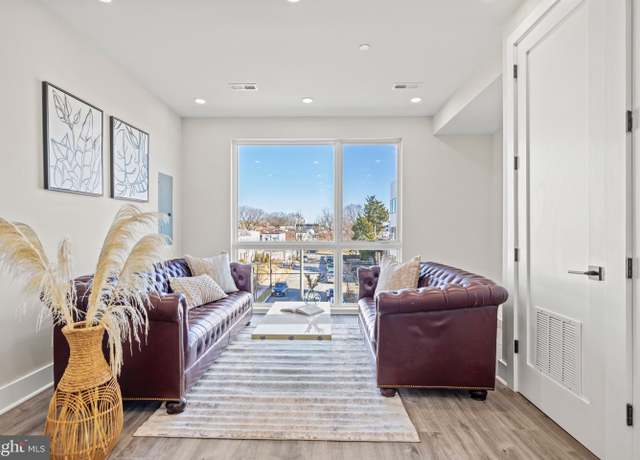 Property at 824 18th St NE #302, Washington, DC 20002, 2 beds, 2.5 baths