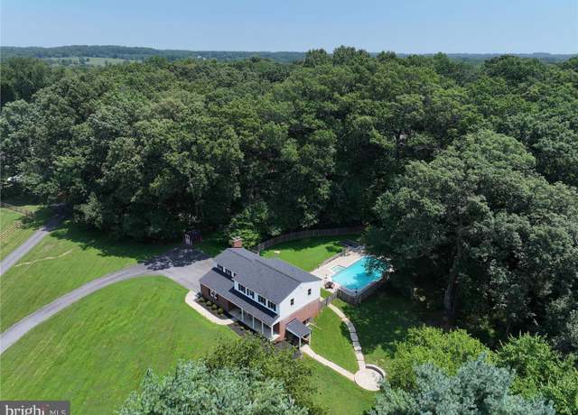 Property at 17721 Lisa Dr, Derwood, MD 20855, 6 beds, 4.5 baths