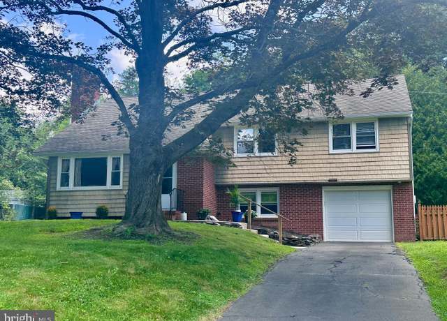 Property at 8 Edwards Pl, Ewing, NJ 08628, 4 beds, 1.5 baths