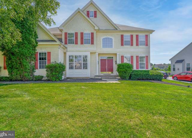 Property at 222 Honey Locust Dr, Avondale, PA 19311, 4 beds, 2.5 baths