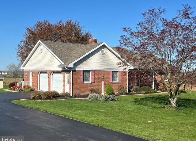 Property at 40 Wabash Rd, Ephrata, PA 17522, 3 beds, 1.5 baths