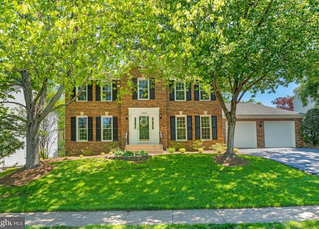 Property at 13826 Springstone Dr, Clifton, VA 20124, 4 beds, 3.5 baths