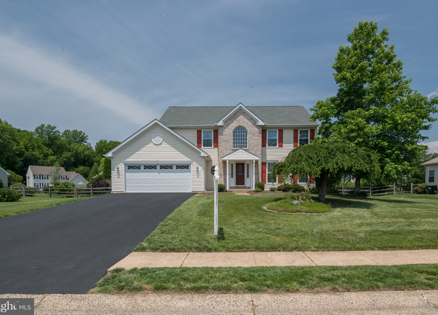 Property at 131 Ascot Ct, Bear, DE 19701, 4 beds, 3.5 baths