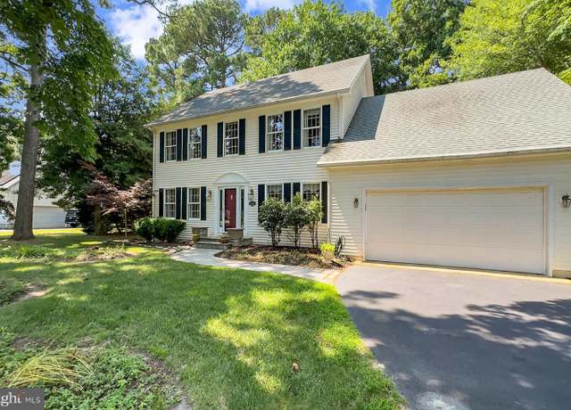 Property at 10127 Queens Cir, Ocean City, MD 21842, 5 beds, 2.5 baths