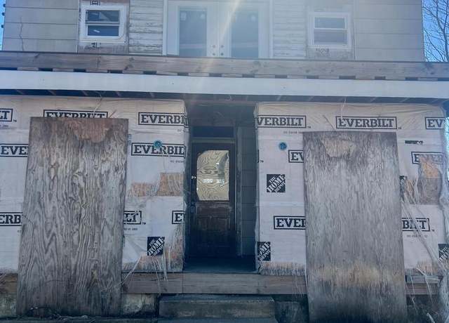 Property at 18 E Jefferson St, Paulsboro, NJ 08066, 3 beds, 1 bath