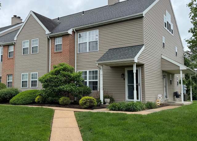 Property at 208 Kelly Ct, Reading, PA 19610, 3 beds, 2 baths